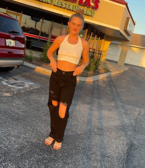 Riley Nipper Photo #4