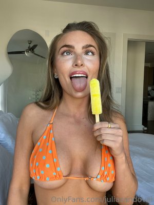 Julia Sandoval Photo #51