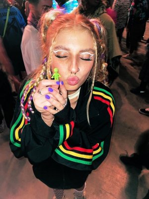 Samnimetitties Photo #14