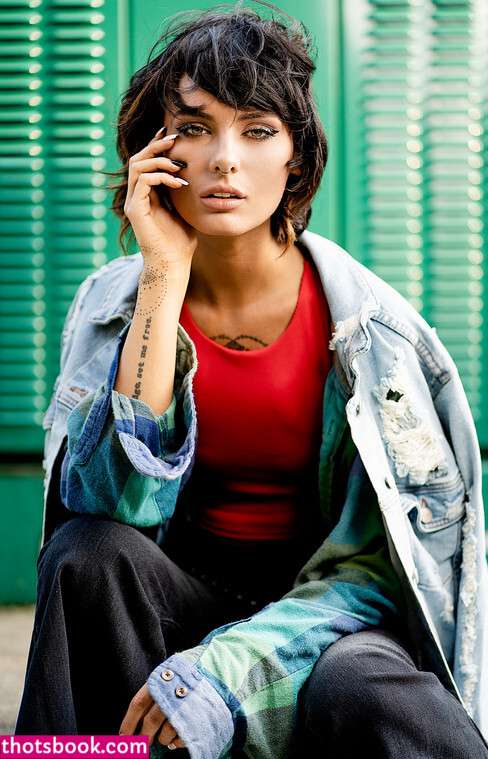 shiaswordgirl Photo #2