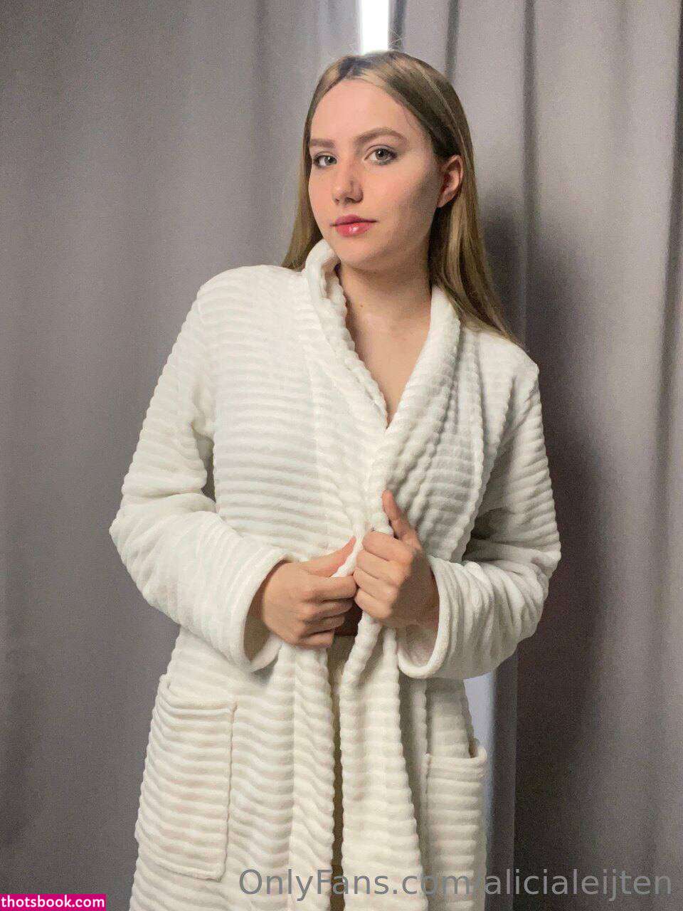 Gewoonalicia aka  alicialeijten Photo #36