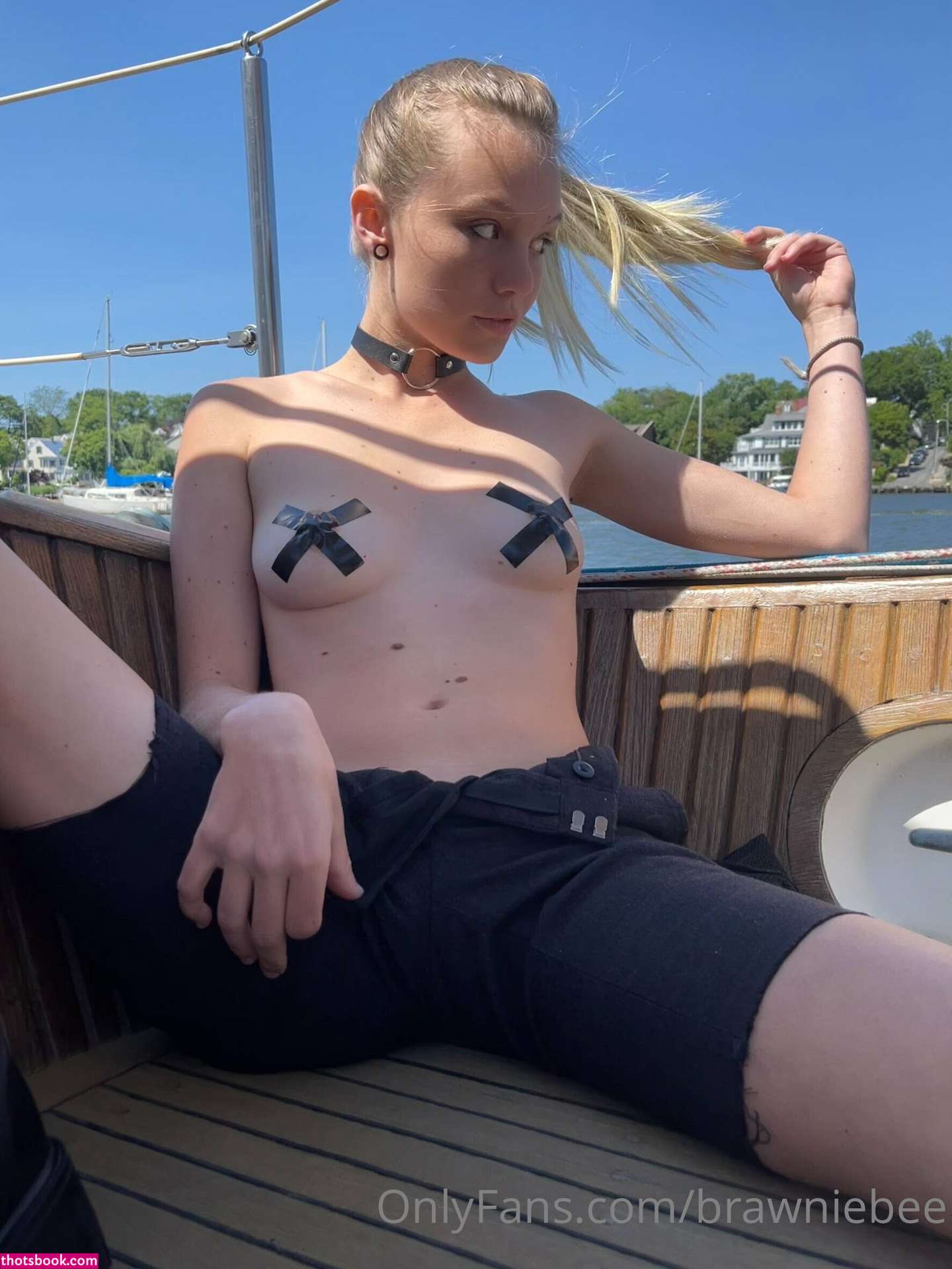 Brawniebee Photo #38