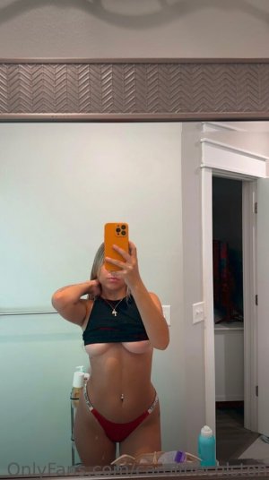 Caroline Colston Photo #14