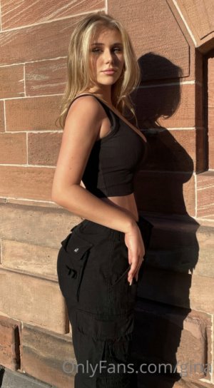 Gina Laitschek Photo #1