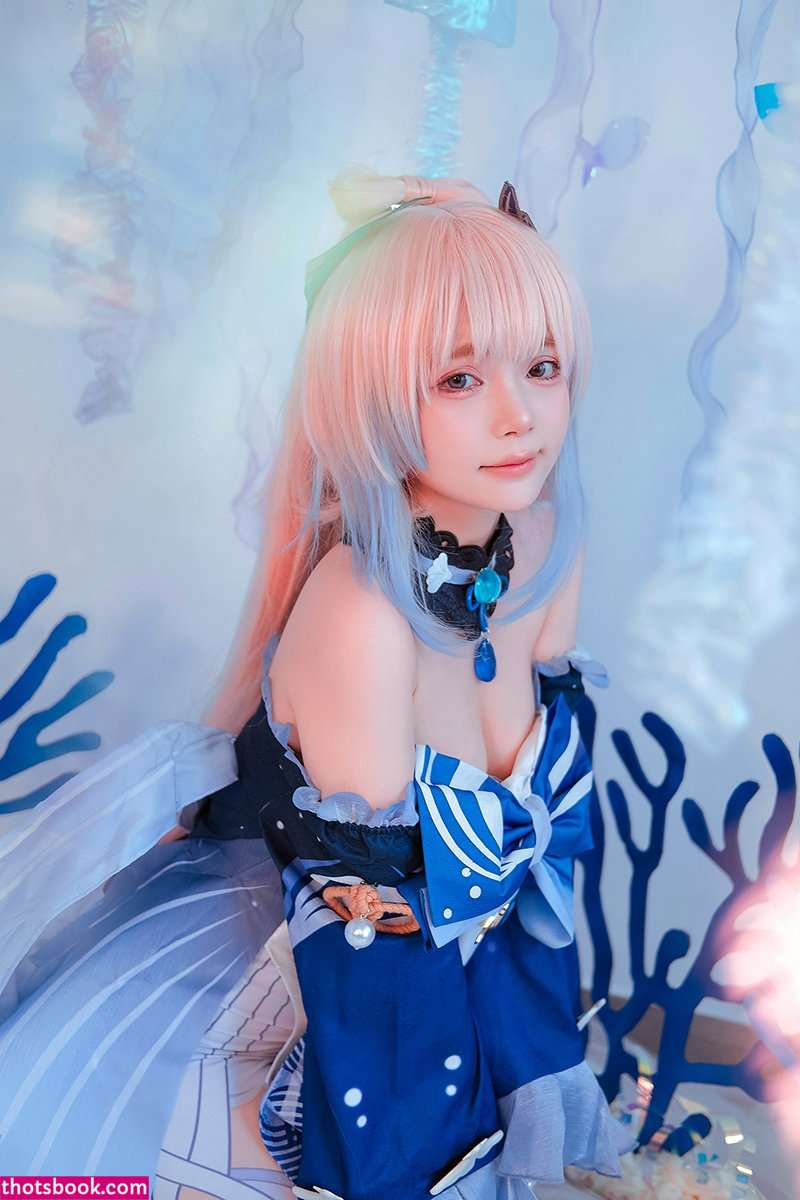 Miu Cosplayer Photo #24