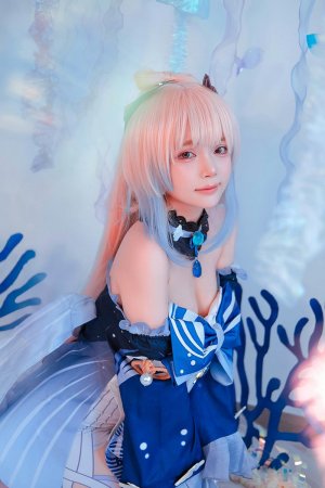 Miu Cosplayer Photo #24