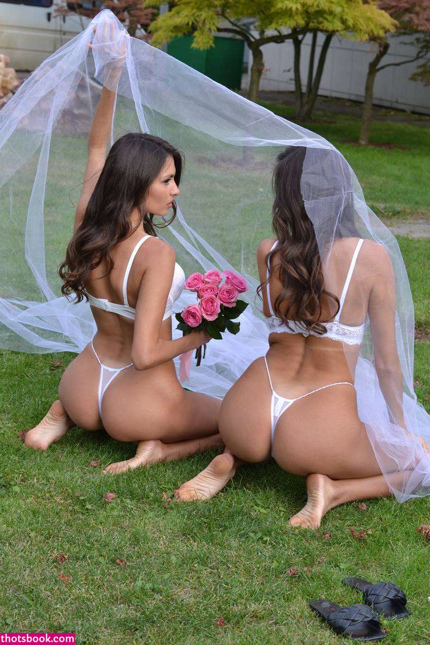 Twinsdoublepleasure Photo #18