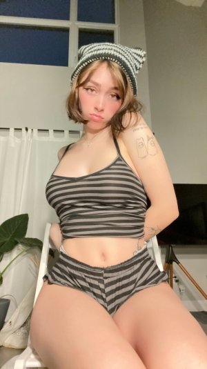 Awholelottazozo Photo #72