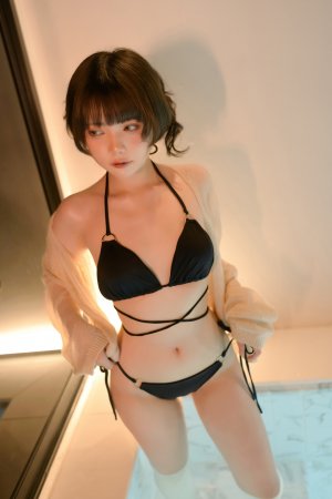 Miu Cosplayer Photo #89