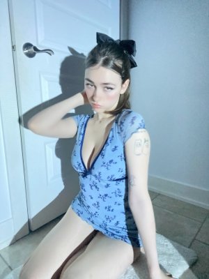 Awholelottazozo Photo #153