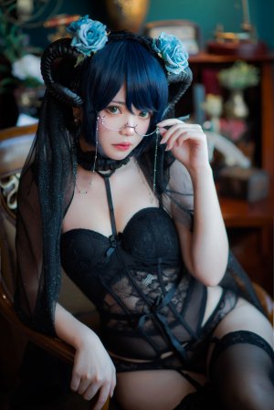 Miu Cosplayer Photo #221