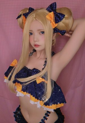 Miu Cosplayer Photo #245