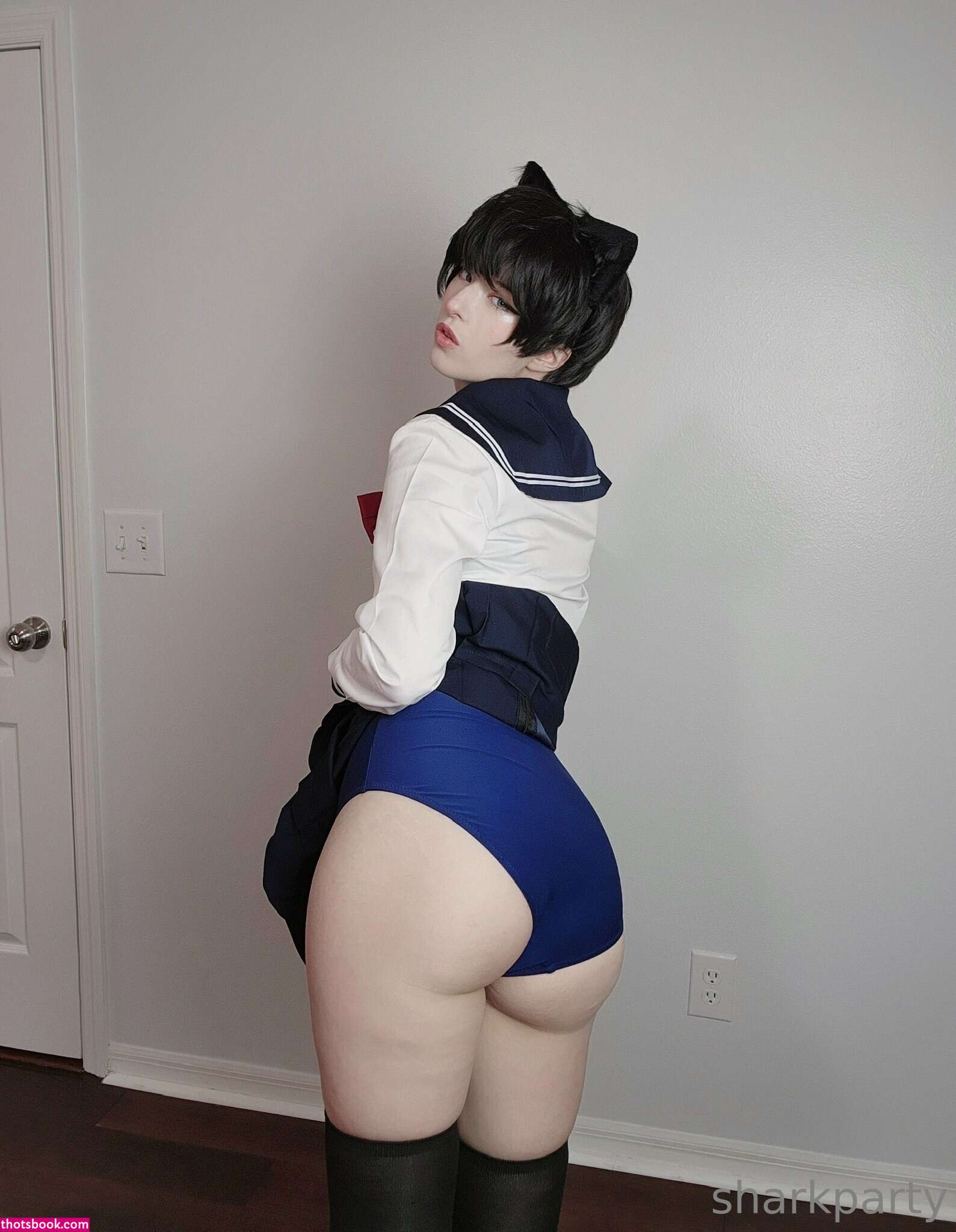 Sharkparty Photo #29