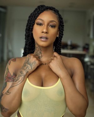 Mizz Twerksum Photo #114