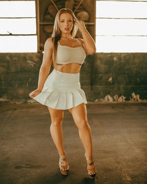 Realpeachycheeks Photo #2