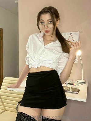 Teenymouse Photo #56