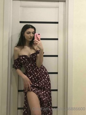 Teenymouse Photo #79