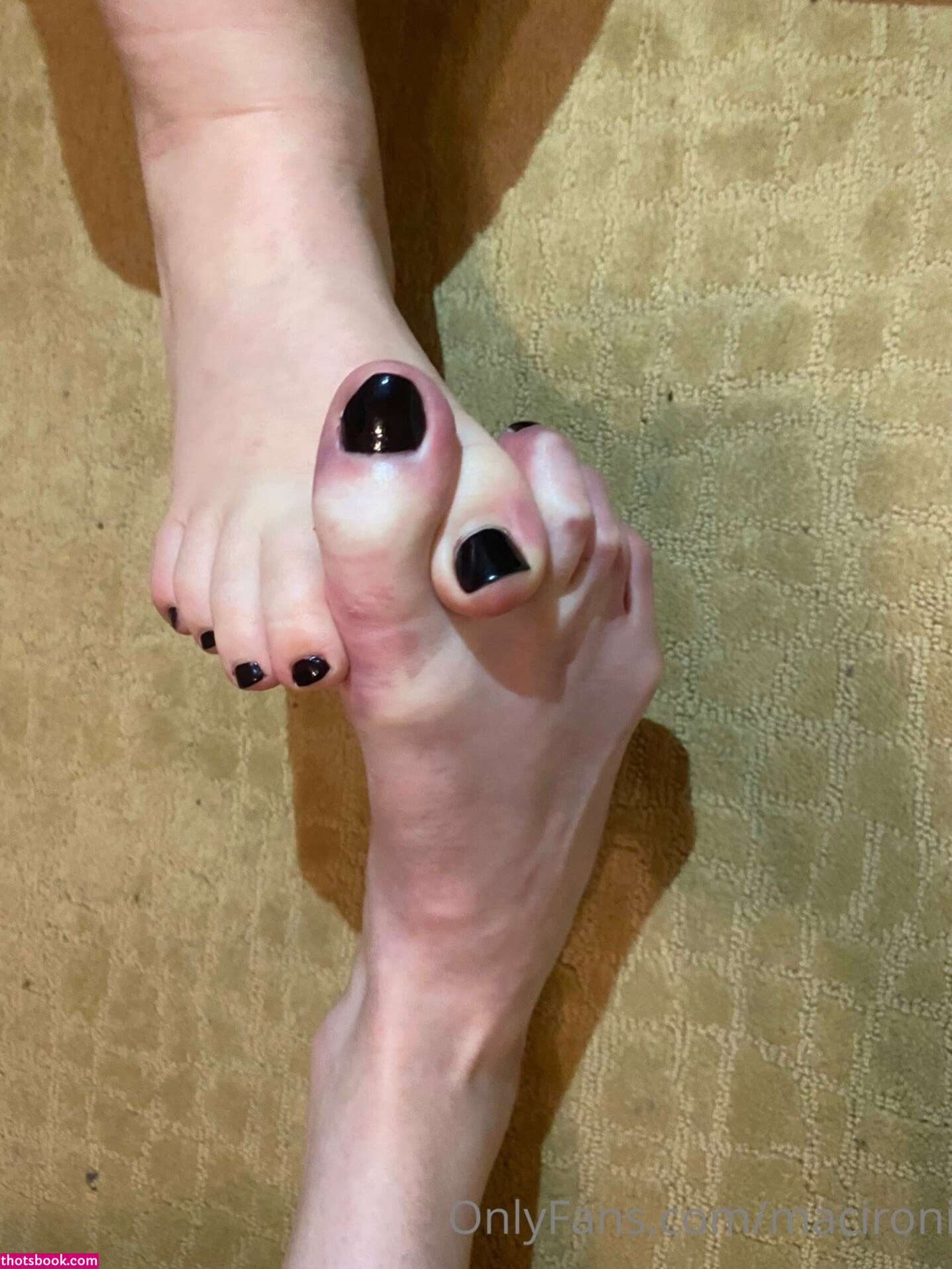 Maci Currin Photo #7