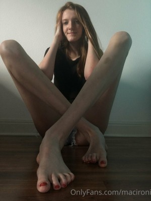 Maci Currin Photo #15