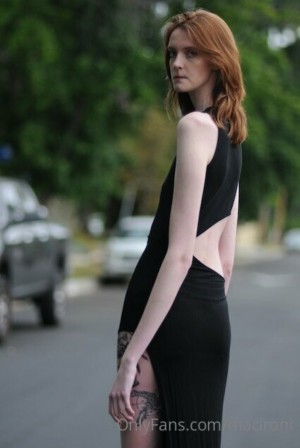 Maci Currin Photo #28