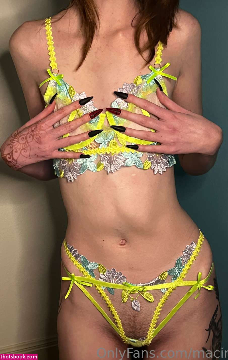 Maci Currin Photo #29