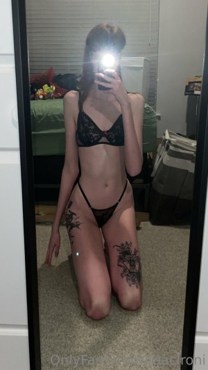 Maci Currin Photo #39