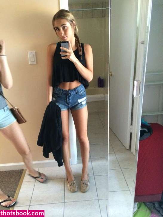 Olivia Lhopitault Photo #17