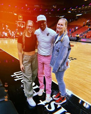 Abby Cummons Photo #4