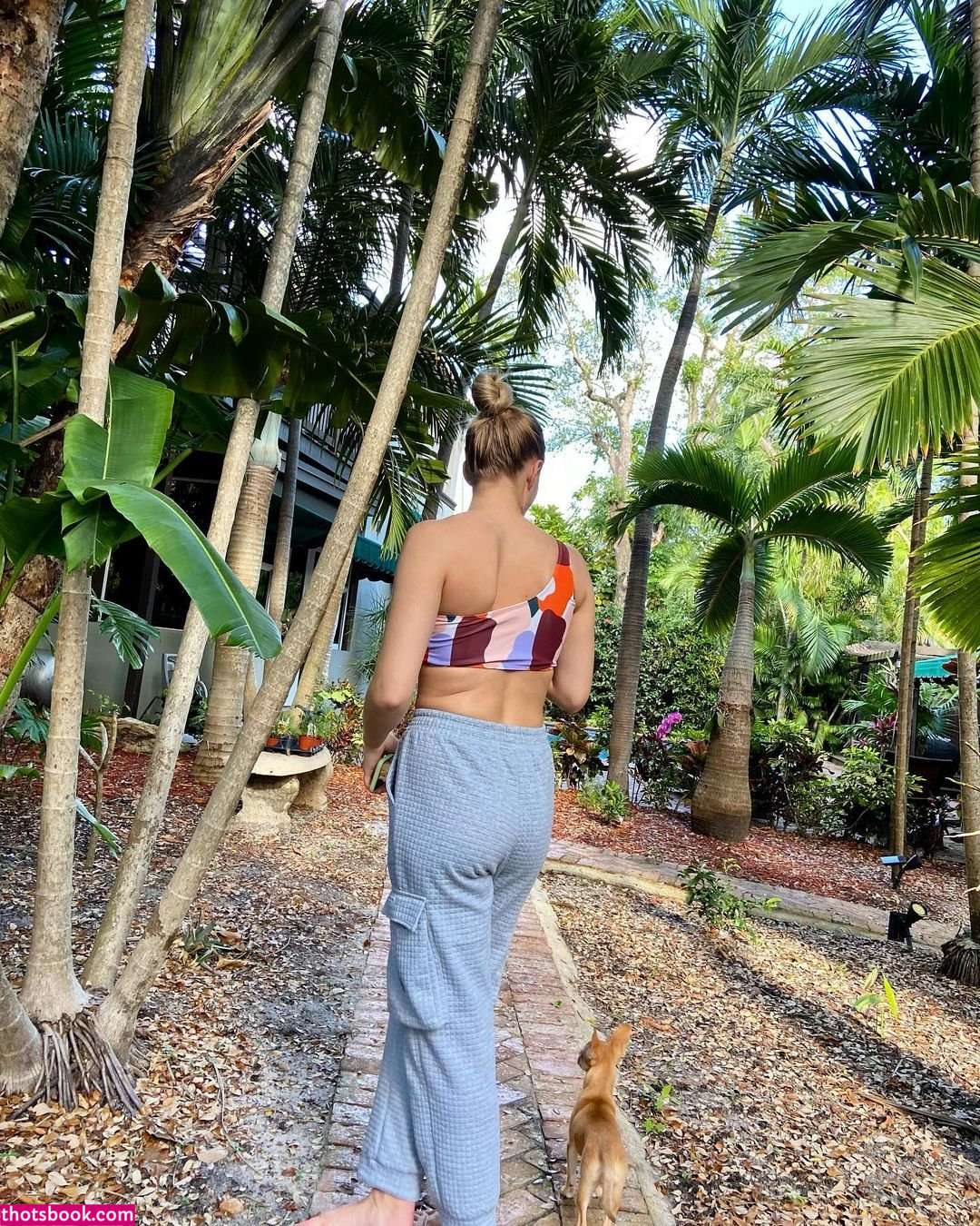 Abby Cummons Photo #9