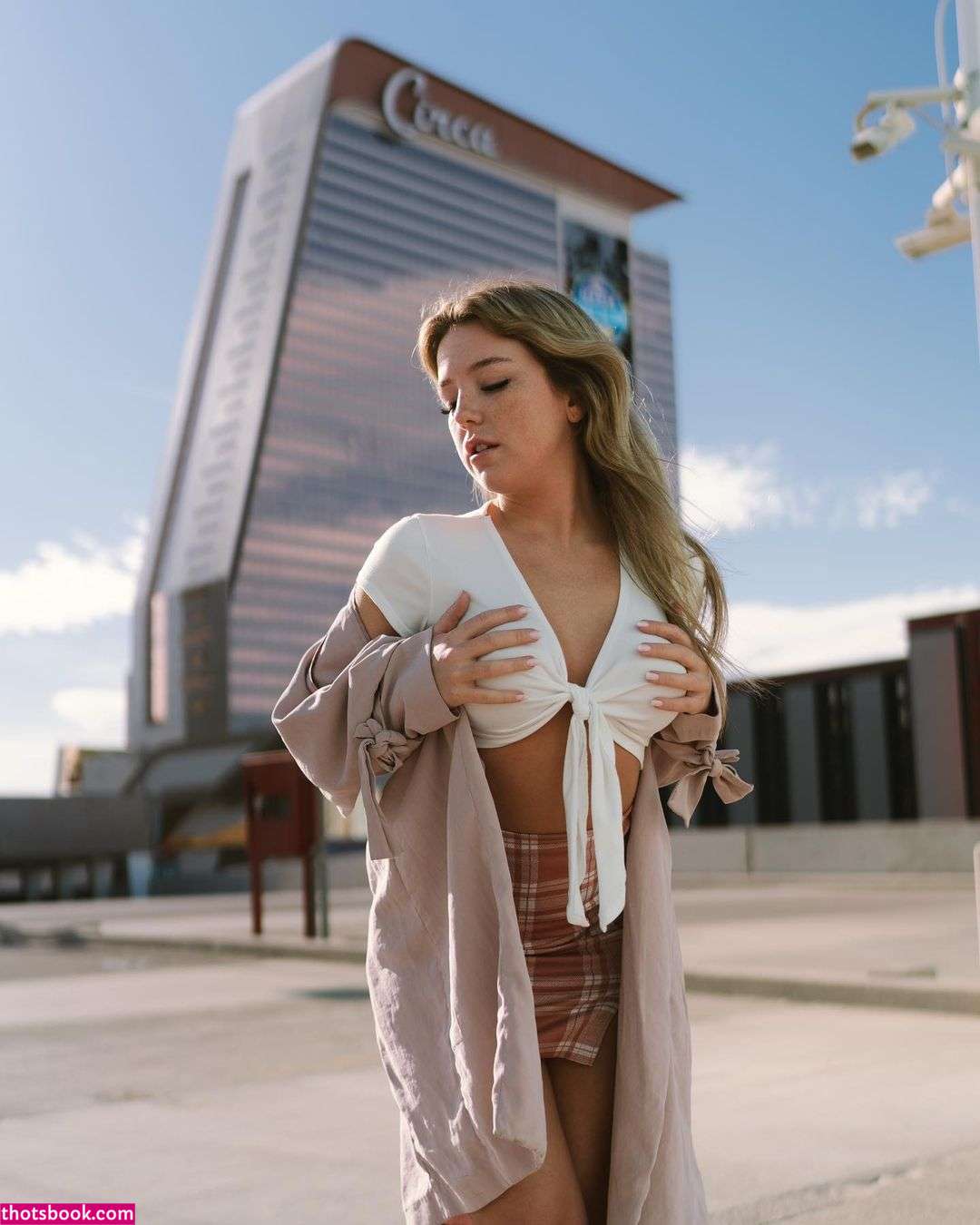 Lauren Brooks Photo #18