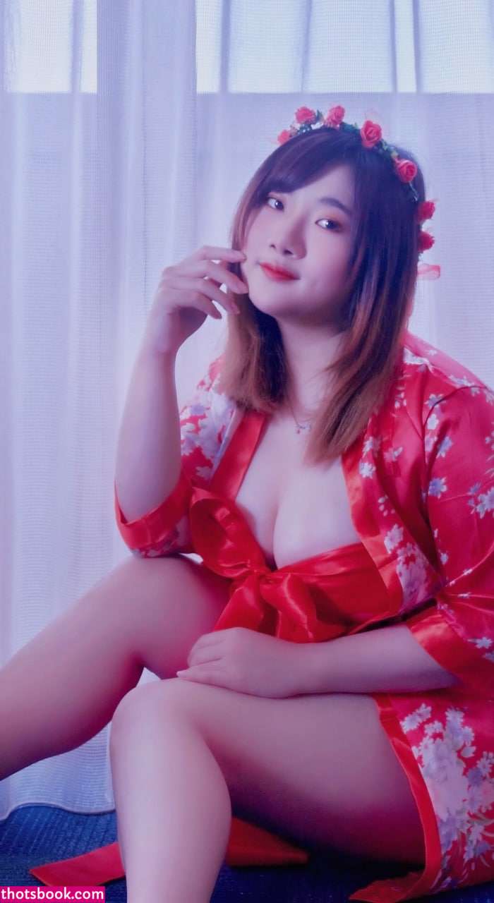 Indonesian Cosplayer Photo #96