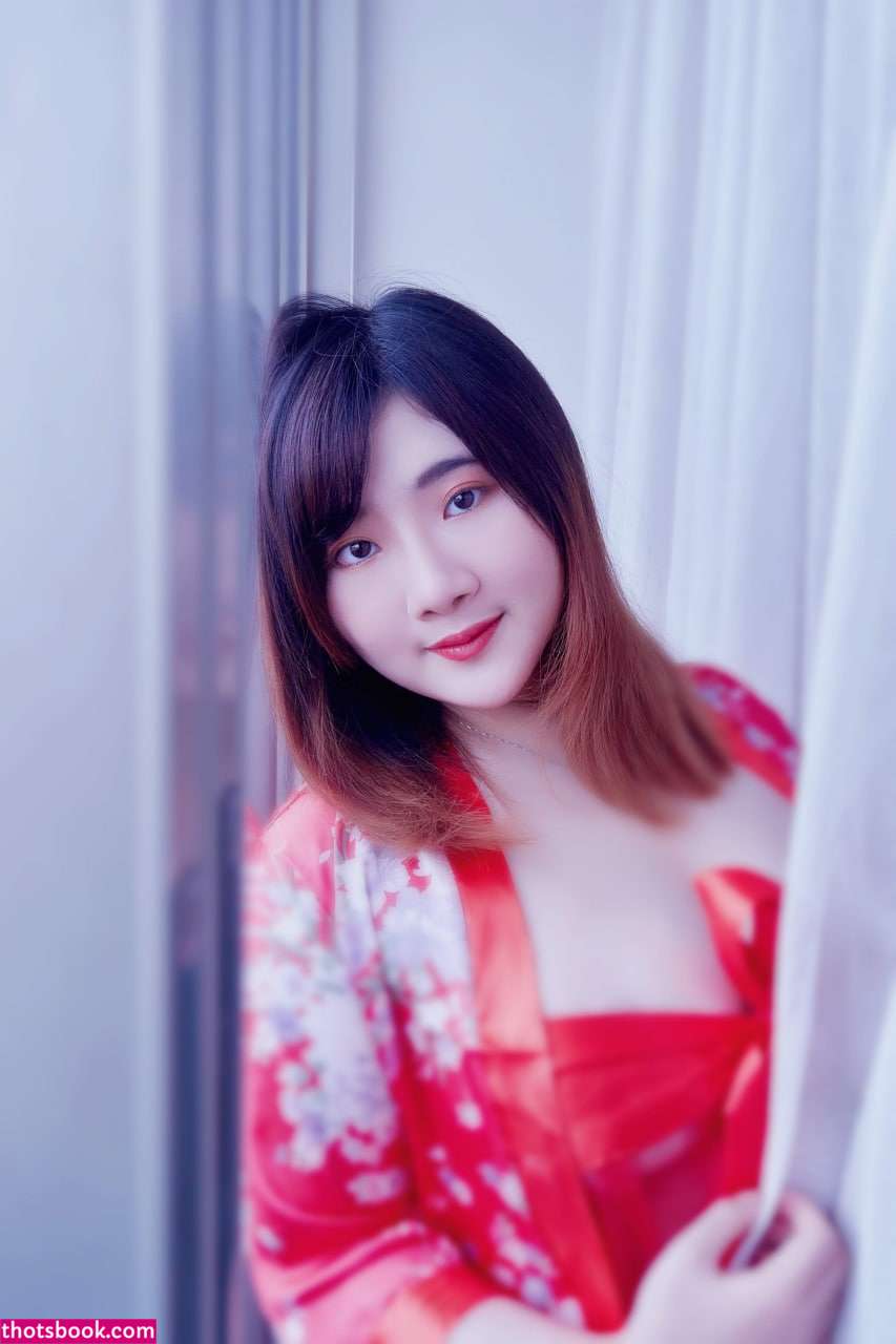 Indonesian Cosplayer Photo #100