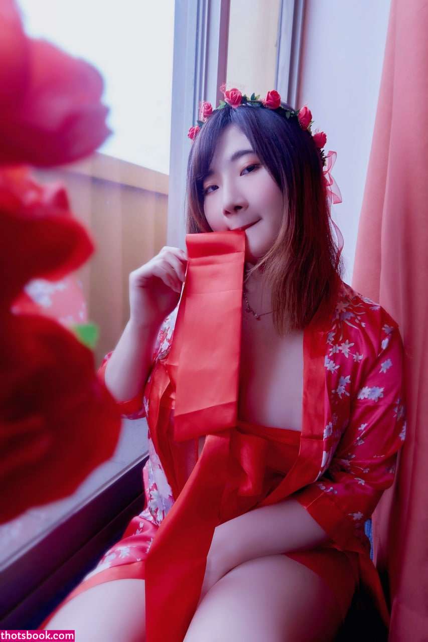 Indonesian Cosplayer Photo #115