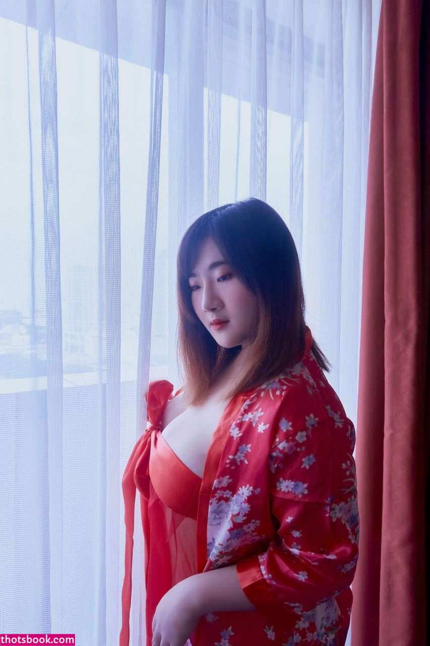 Indonesian Cosplayer Photo #125