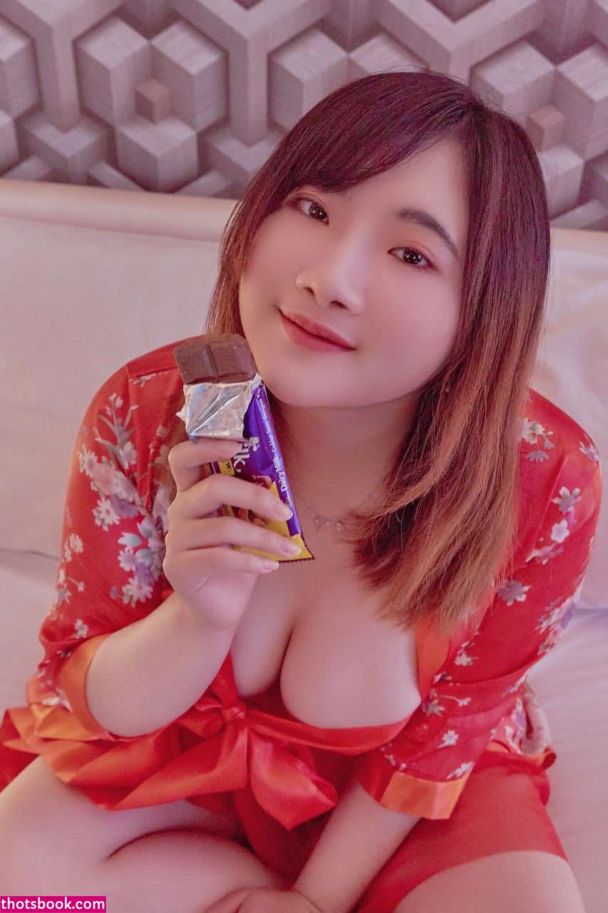 Indonesian Cosplayer Photo #126