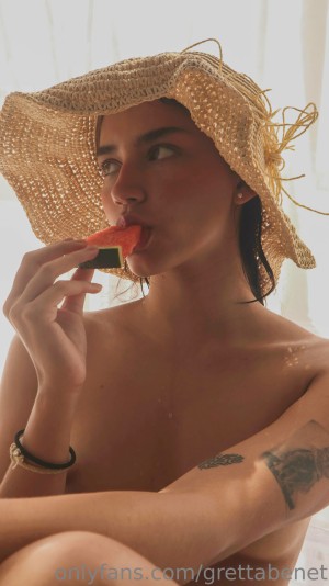 grettabenett Photo #84