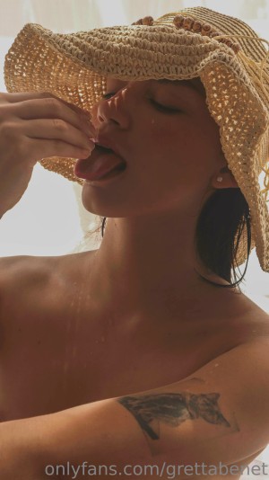 grettabenett Photo #97