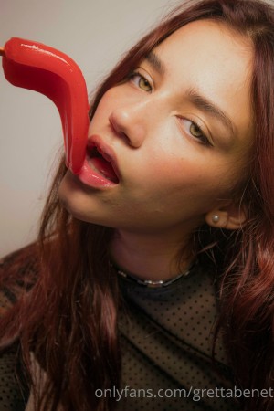 grettabenett Photo #119