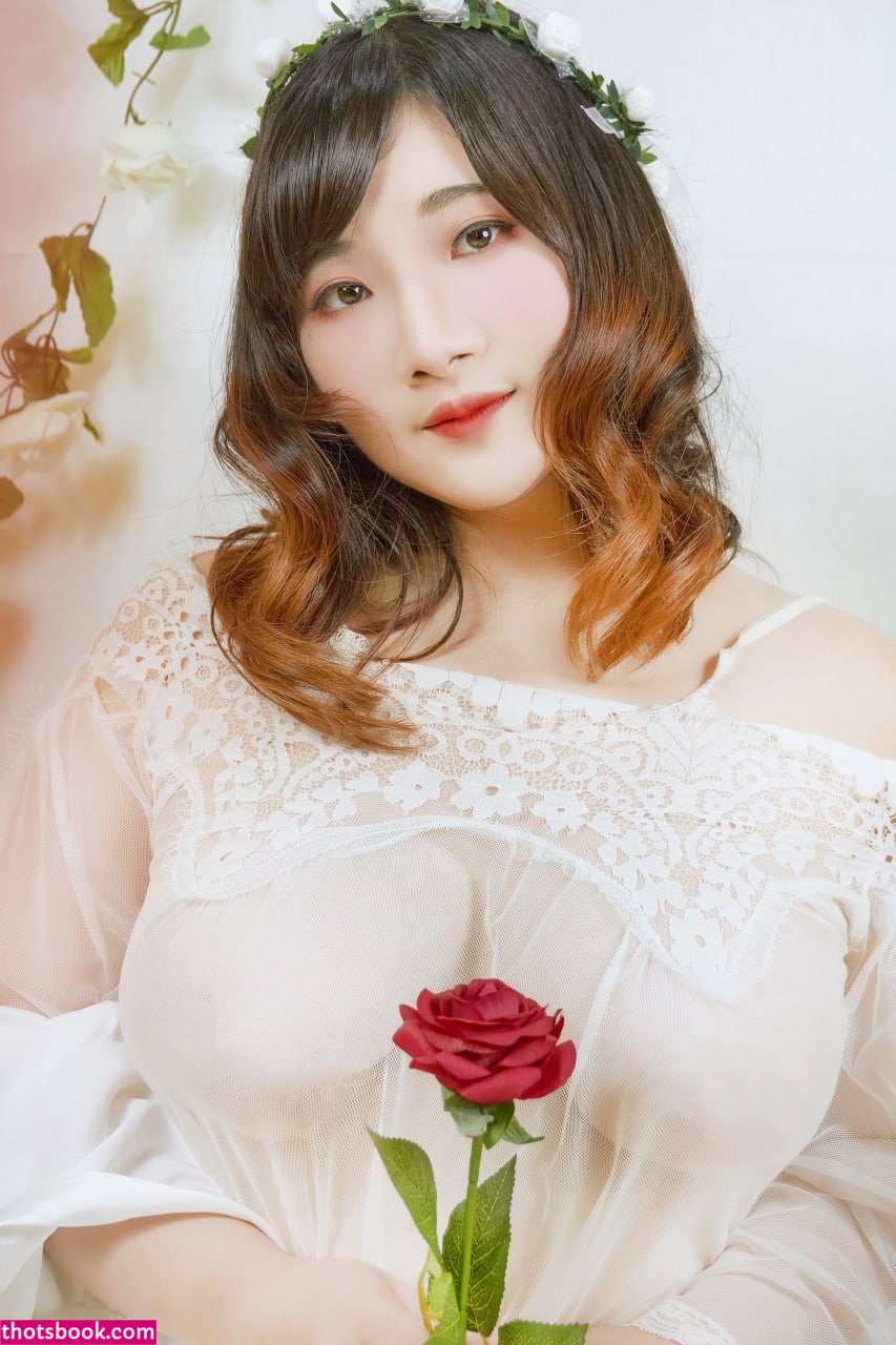 Indonesian Cosplayer Photo #245