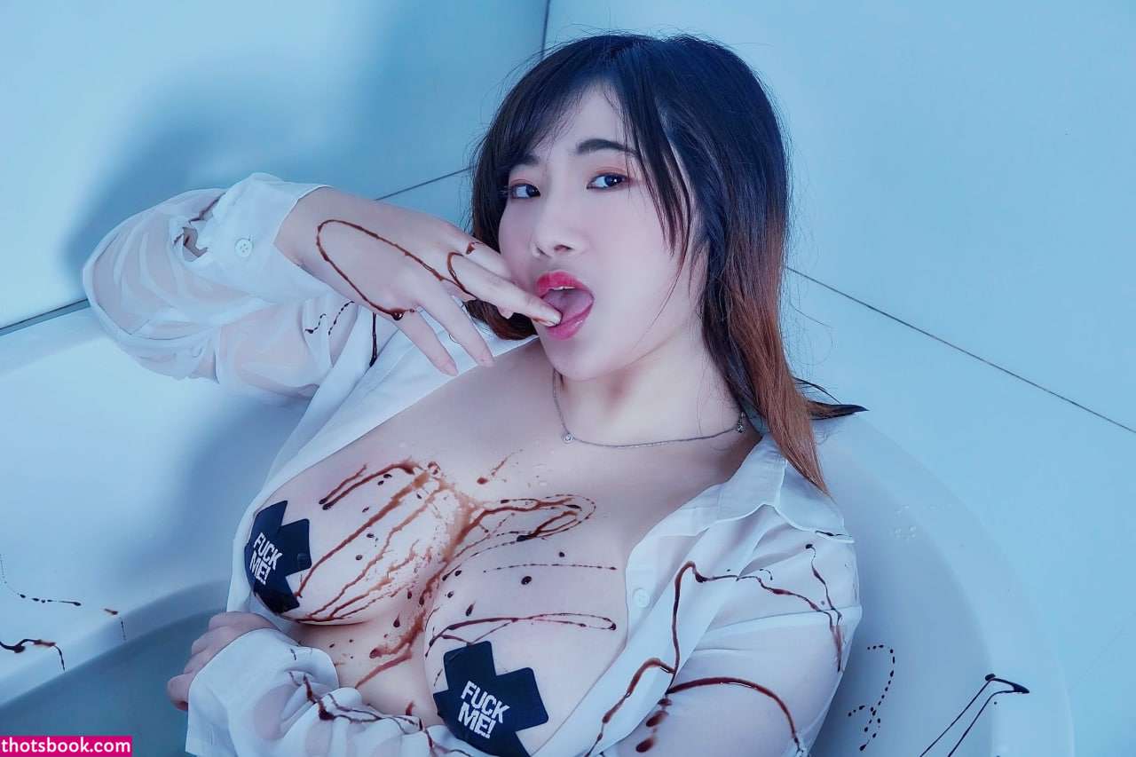 Indonesian Cosplayer Photo #287