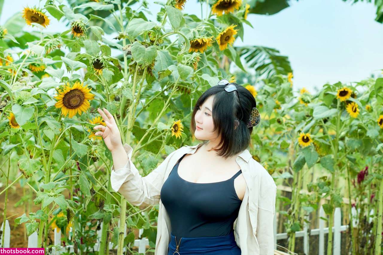 Indonesian Cosplayer Photo #299