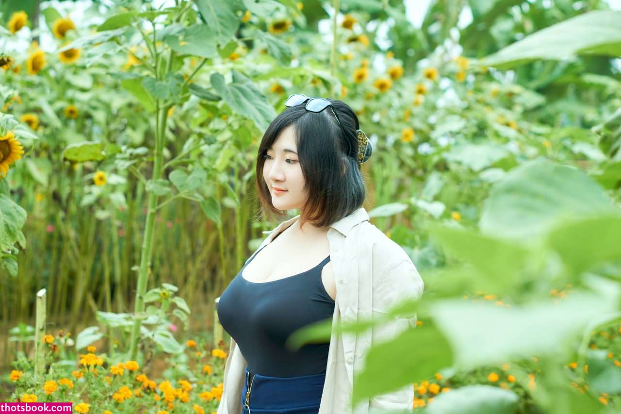 Indonesian Cosplayer Photo #301