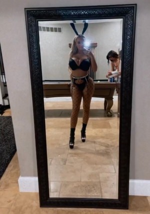 Emily Primrose Photo #35