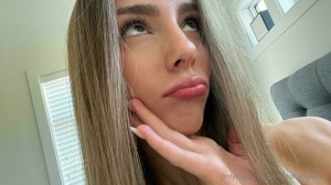 Meelah Robbins Photo #29