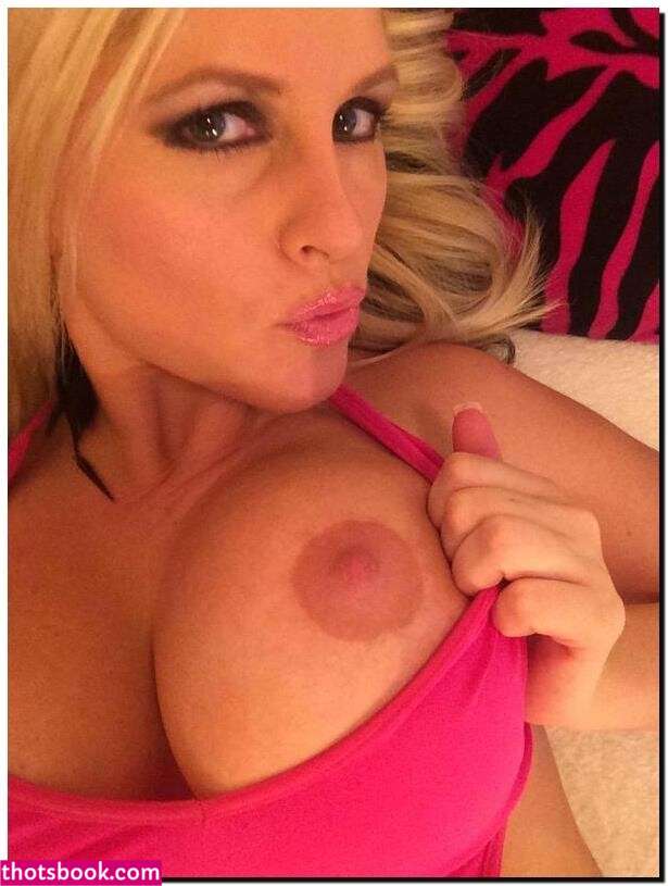 Alena Croft Photo #11