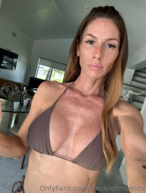 Freckledmommi Photo #1