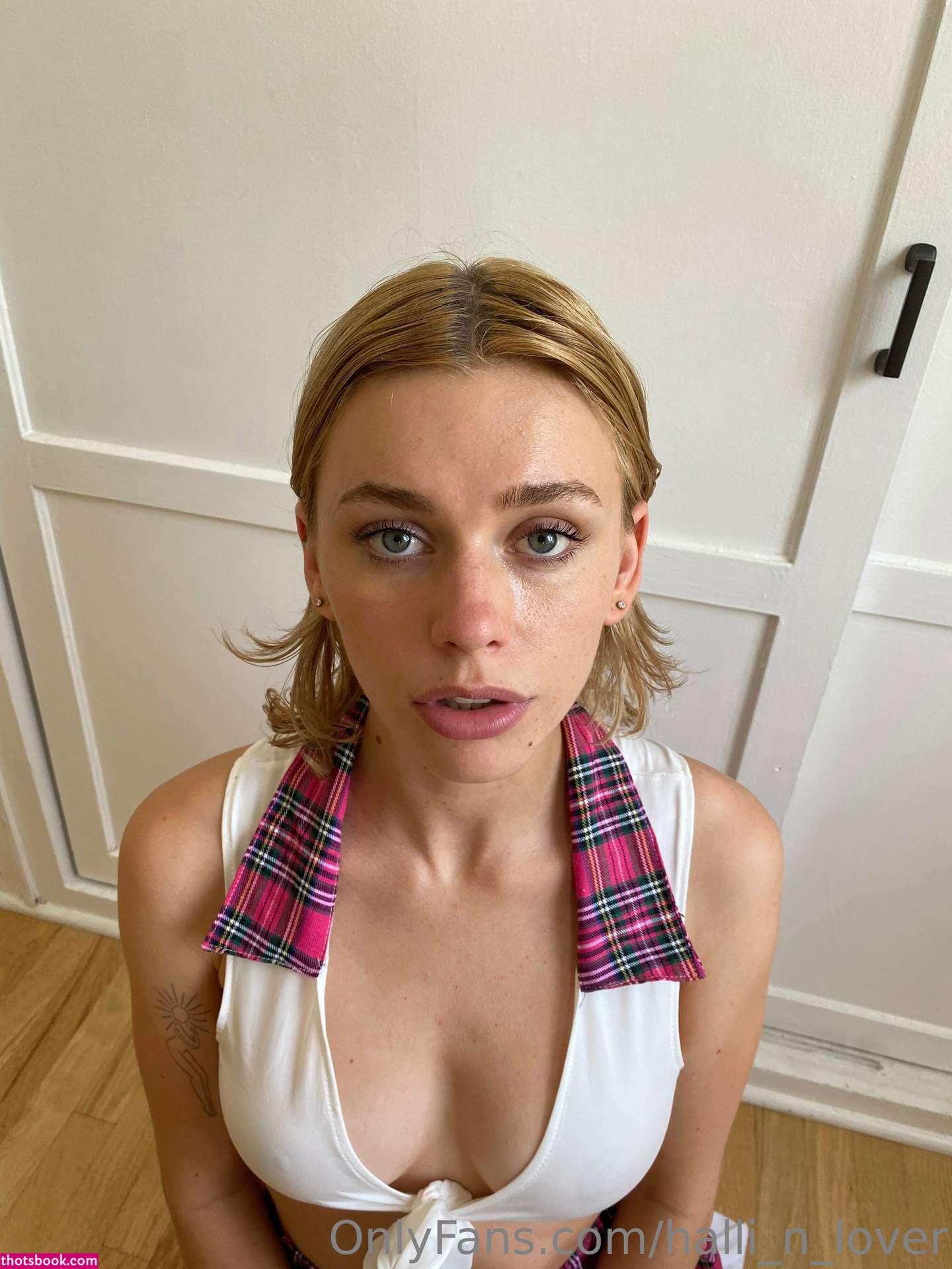 Hallin Lover Photo #25