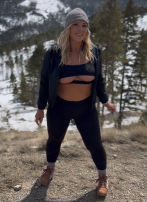 Sultry Blondie Photo #5