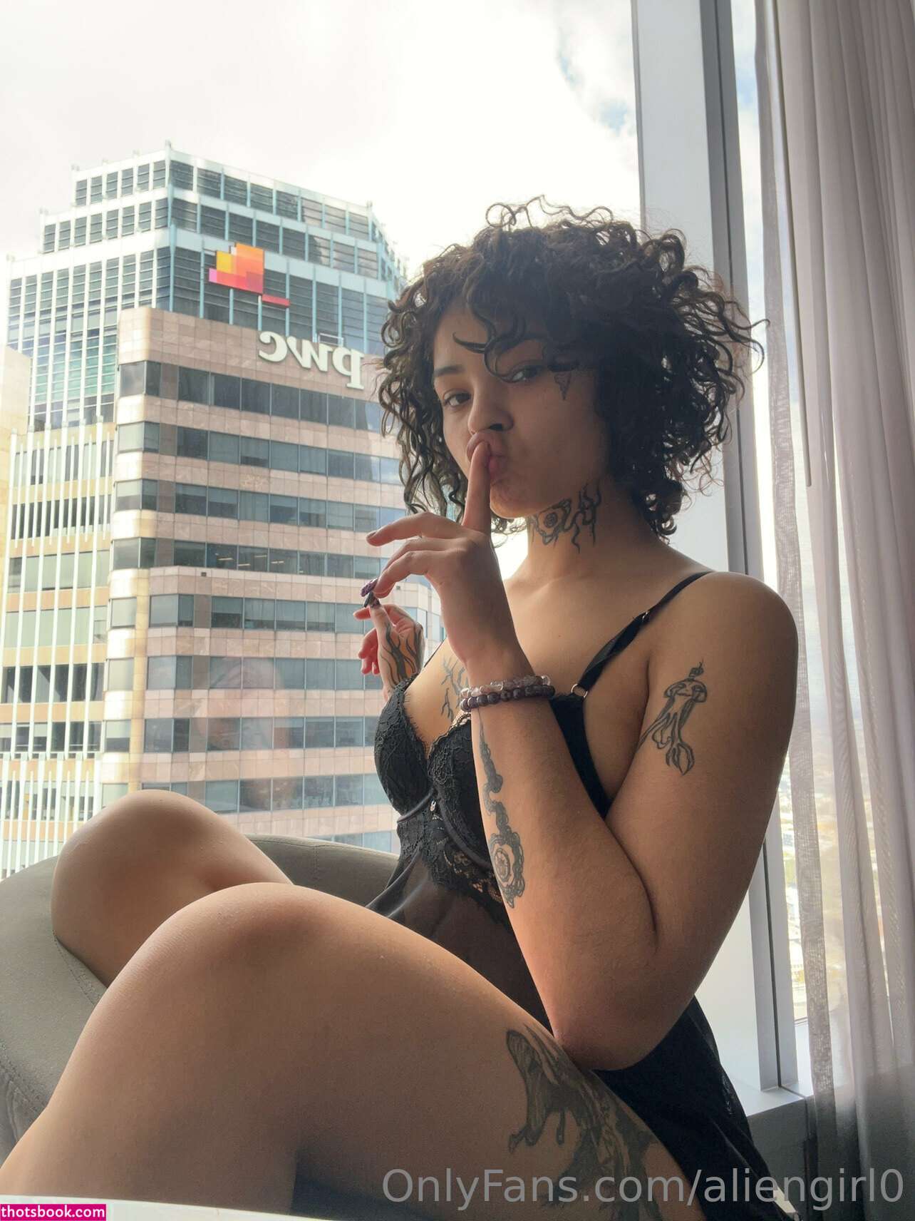 Aliengirl0 Photo #38