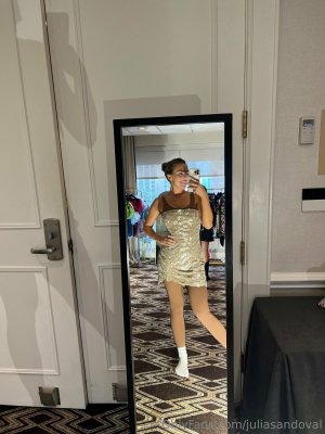 Julia Sandoval Photo #12